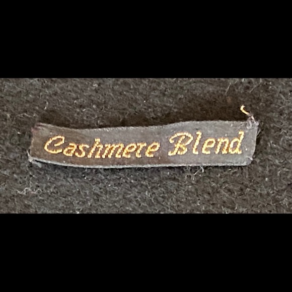 Cape/Shawl - Picture 5 of 6